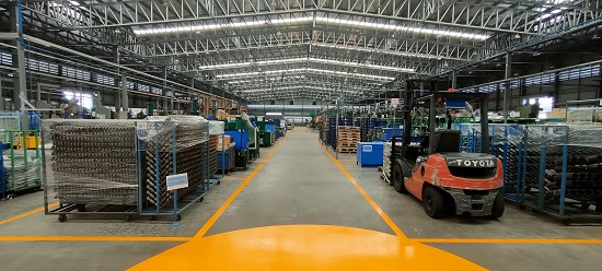 รับตีเส้นพื้นโรงงาน ตีเส้นจราจรในโรงงาน ทำสีตีเส้น